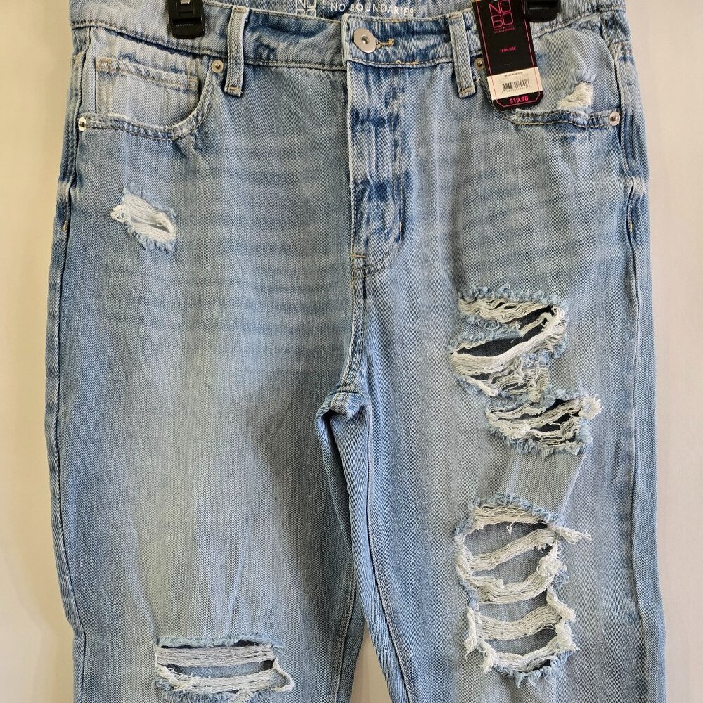 No Boundaries Jeans - Picture 5 of 11